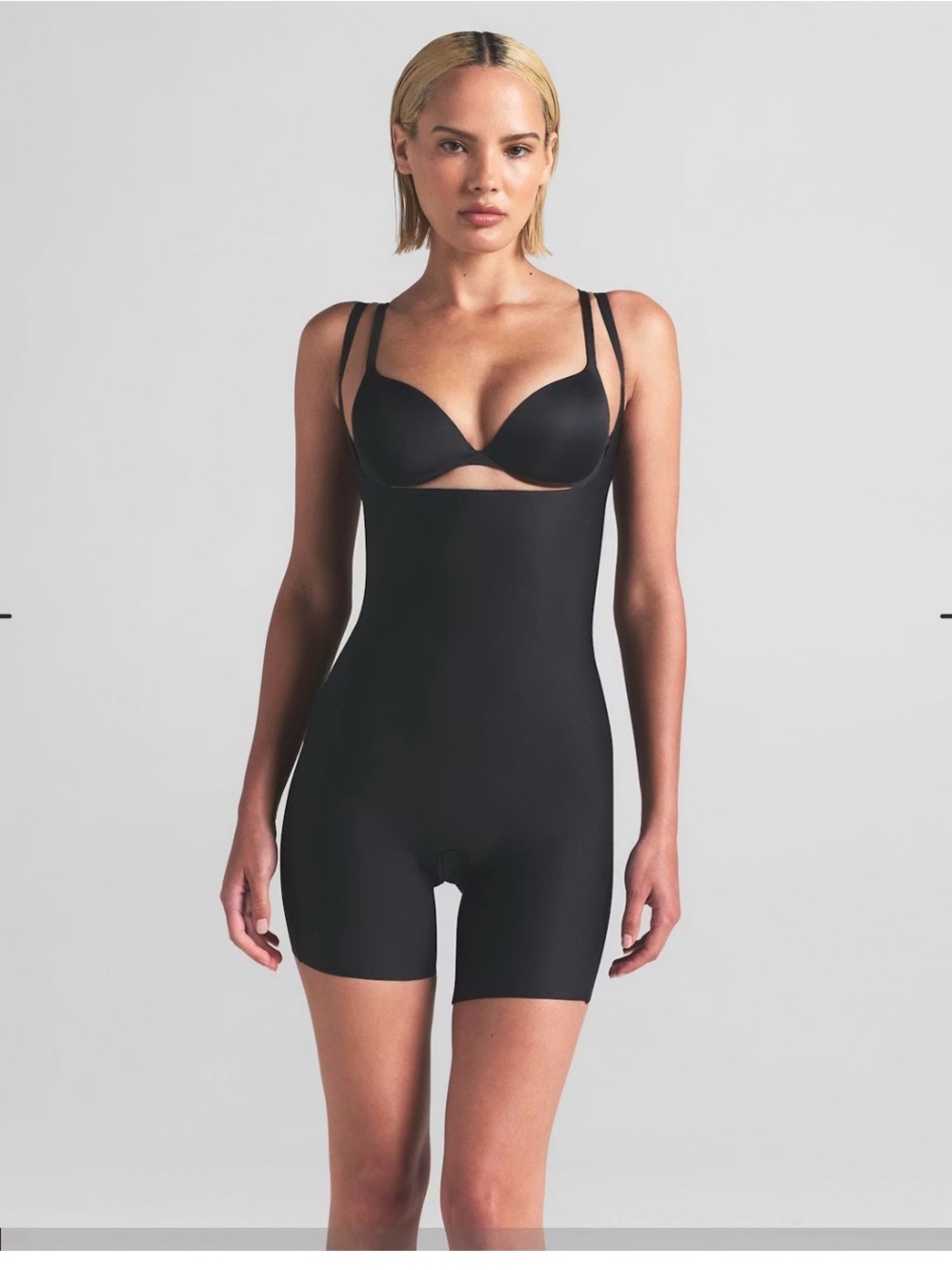 Skims Body Core Sculpt CS Open Bust Mid-Thigh Bodysuit Medium Kim Kardashian